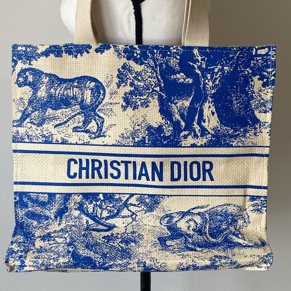 Christian Dior Handbags - 💙Christian Dior Straw Dioriviera Tote